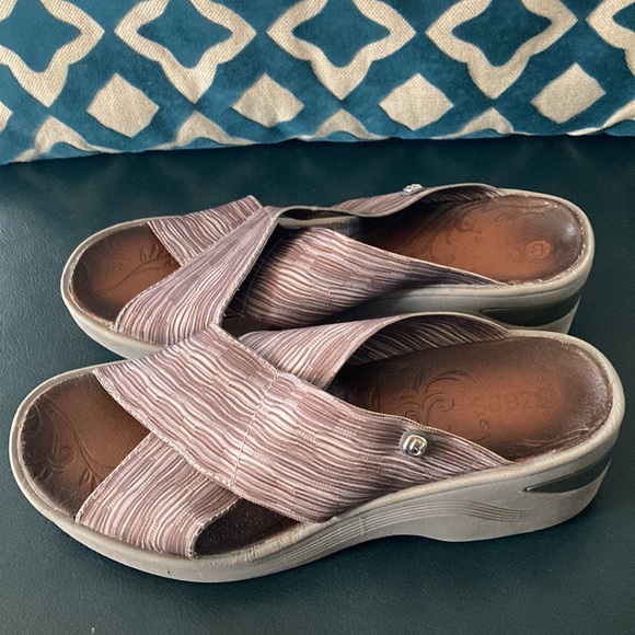 Bzees Wedge Shoes - Picture 2 of 8